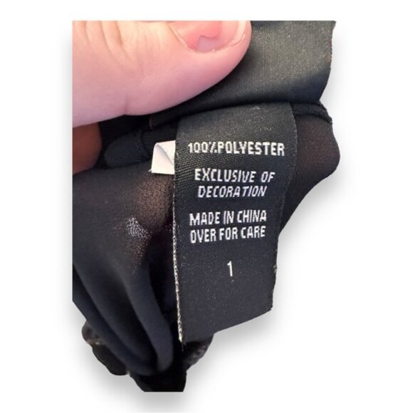 Women’s torrid 1 Black Studded Back Cut Out Top 14 16 - Picture 10 of 11